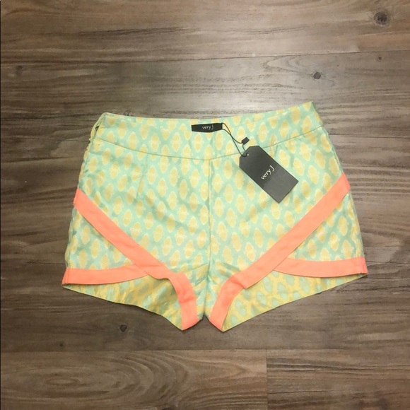 NWT Very J Mint Lemon Shorts - Size Small - Picture 1 of 6